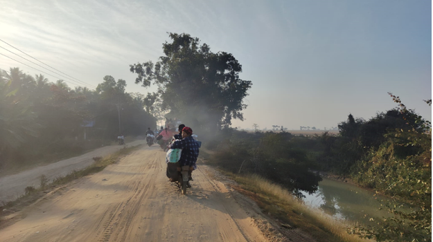 “အဲ့ဒီစစ်ကြောင်းက ပြီးခဲ့တဲ့ ဇန်နဝါရီ ၃ ရက်လောက်ကနေစပြီး ခင်ဦးနယ် အနောက်ခြမ်းကျေးရွာတွေကို စစ်ကြောင်းထိုးမီးရှို့ခဲ့ပြီး ၁၂ ရက်နေ့မှာ ကိုယ်ဝန်သည် အမျိုးသမီး ၁ ယောက်နဲ့ ပြည်သူ ၄ ဦးကိုလည်း သေနတ်နဲ့ ပစ်သတ်သွားသေးတယ်” ဒီပဲယင်းကျေးရွာကာကွယ်ရေးတာဝန်ရှိသူတစ်ဦး