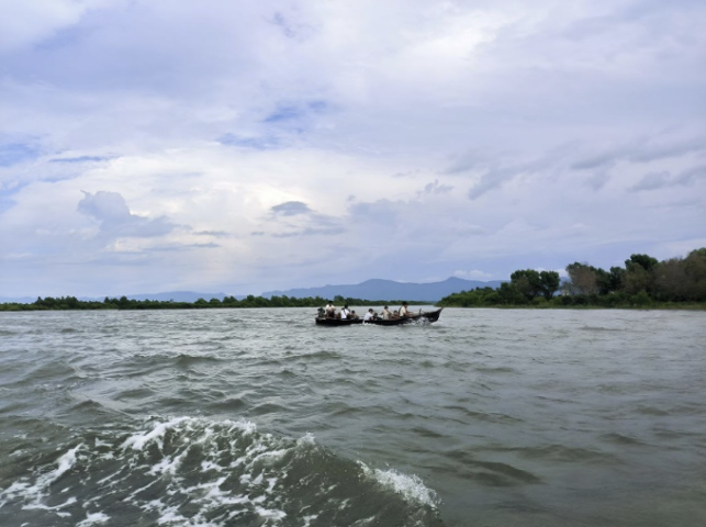 ARSA, RSO transport Maungdaw Muslim IDPs to Bangladesh for large sums of money