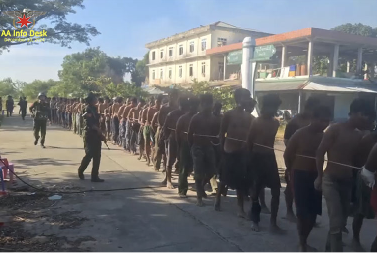 Junta soldiers fleeing Taungup use political prisoners as human shields