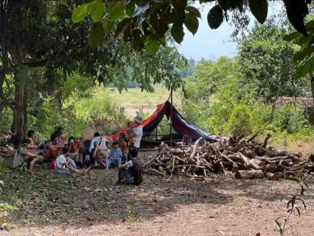 တိုက်ပွဲဖြစ်ပွားရာနေရာအနီးတွင် ခြံလုပ်ငန်း ဝင်ရောက်လုပ်ကိုင်နေသူများ မြေမြှုပ်မိုင်းအန္တရာယ် စိုးရိမ်ရ