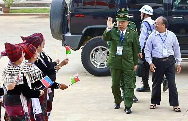 စစ်ကောင်စီနှင့် တိုက်ပွဲပြင်းထန်နေချိန် တရုတ်အစိုးရက KIO ဥက္ကဌကို တွေ့ဆုံရန်ဖိတ်ခေါ်