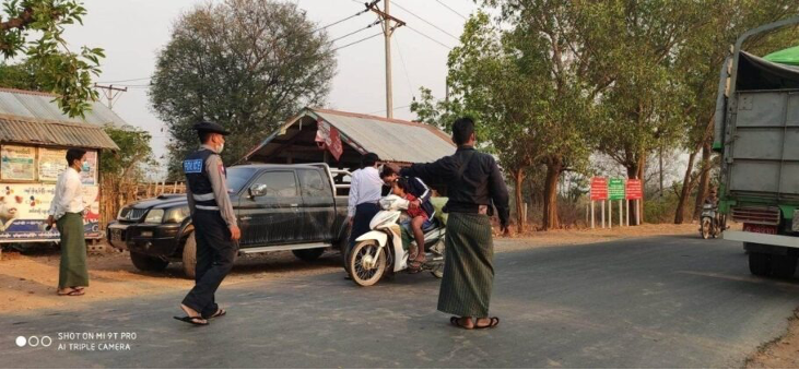 ညောင်ရွှေ စစ်ကောင်စီဂိတ်တွင် စက်သုံးဆီ၊ စားသောက်နှင့်ဆေးဝါး သယ်ဆောင်ခွင့်မပြုဘဲ သိမ်းယူမှုရှိနေ