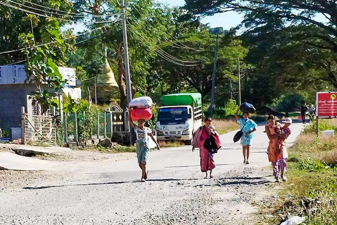 တိုက်ပွဲဖြစ်ပွားလာမည်ကို စိုးရိမ်မှုကြောင့် ကျောက်ဖြူမြို့ခံအများအပြား နေရပ်စွန့်ခွာနေ