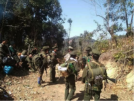 ဗန်းမော် ခလရ ၄၇ နှင့် စကခ ၂၁ နှစ်ခုစလုံးကို KIA ဝိုင်းရံပိတ်ဆို့တိုက်ခိုက်နေ
