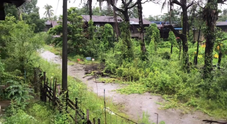 Nearly 200 houses destroyed by junta troops’ looting and selling in Kyaikmayaw’s Chaung Hnit Khwa